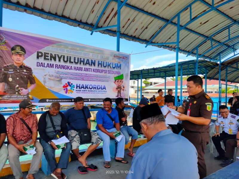 Kejari Batam Beri Penyuluhan Hukum Ke Penambang Boat Pancung