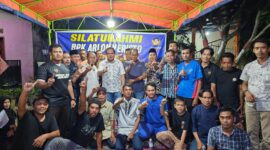 Warga Sumberindo bersama anggota DPRD Batam Arlon Veristo. Foto/arga-matapedia6.