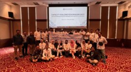 Wartawan berfoto bersama dengan Chief of Kumparan.