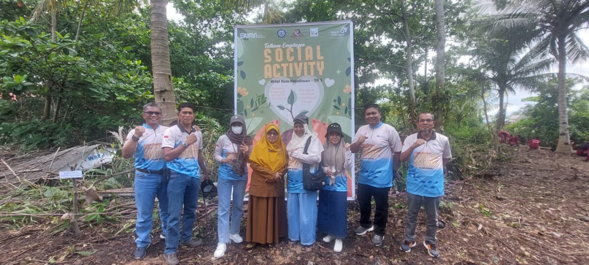Telkom Witel Riau Kepulauan (Rikep} berpartisipasi menanam pohon mangrove, Selasa (28/11/2023). Foto:Ist