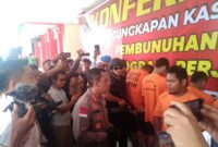 Pelaku Z dihadirkan dalam jumpa pers di Polresta Barelang, Kamis (21/12/2023). Foto:Rega/matapedia6