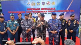PSDKP menggelar operasi bersama untuk pencegahan penyelundupan, Jumat (1/12/2023). Foto:Jo