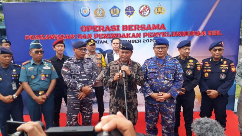 PSDKP menggelar operasi bersama untuk pencegahan penyelundupan, Jumat (1/12/2023). Foto:Jo