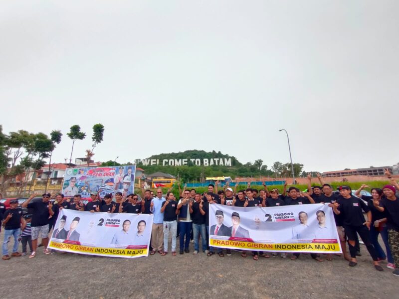 Ratusan relawan siap memenangkan Prabowo-Gibran di Batam, Minggu (3/12/2023). Foto:DN-matapedia6
