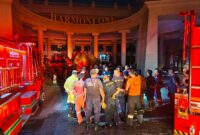 Kebakaran terjadi di Hotel Harmoni One Batam Center, Jumat (8/12/203). Foto:Dok-Pemadam Pemko Batam