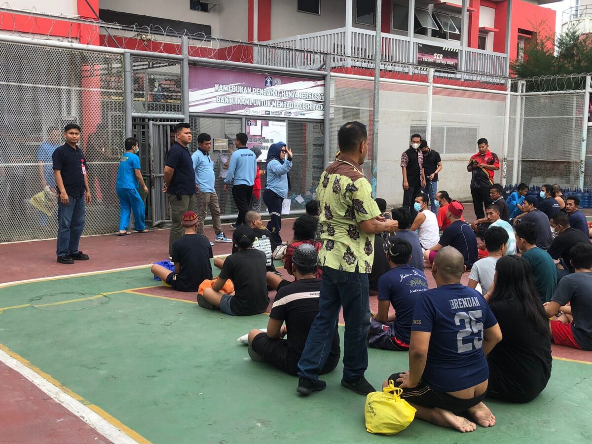 35 tersangka tiba di Rutan Batam. Foto:Dok/Ist