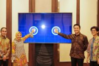 Direktur Group Business Development Telkom, Honesti Basyir; Direktur Utama AdMedika, Dwi Sulistiani; CEO KlikDokter, Hendra Tjong; Presiden Komisaris Kalbe Farma, Irawati Setiady saat peluncuran layanan telemedis tanpa uang tunai, kolaborasi antara AdMedika & KlikDokter beberapa waktu yang lalu. Foto:Dok/Telkom