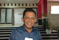 Gubernur kepri Ansar Ahmad memberikan keterangan kepada awak media setelah selesai diperiksa penyidik Polda Kepri, Sabtu (16/12/2023)
Matapedia6.com/ Rega