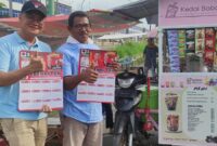 Ependi Tan bersama warga. Foto/ist