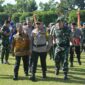 Kapolda Kepri Brigjen Pol Yan Fitri Halimansyah pimpin apel Gelar Pasukan Operasi Lilin Seligi 2023, dalam rangka menyambut Natal 2023 dan Tahun Baru 2024 di Lapangan Bhayangkara Mapolda Kepri. Kamis (21/12/23).
Matapedia6.com/ Dok. Humas Polda.