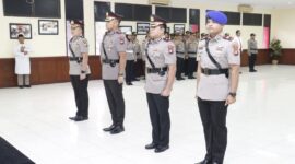 Kompol Budi Hartono saat serah terima jabatan di aula Polresta Barelang, Jumat (22/12/2023)
Matapedia6.com/ luci