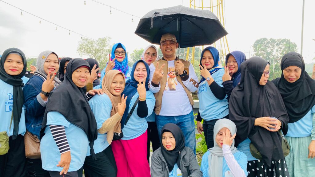 Ketua DPD Gerindra Kepri, Iman Sutiawan