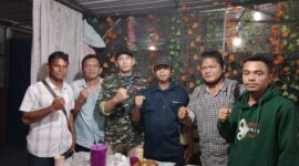 Rusmanto di tengah bersama Sekretaris Gempita Kota Batam. Foto: Ramdan/matapedia6