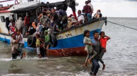 Kapal yang ditumpangi pengungsi Rohingya saat tiba di pantai di wilayah Aceh.
Matapedia6.com/ nett