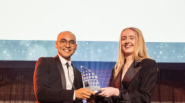 Indosat menerima penghargaan. Foto:Dok-Indosat