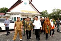 Gubenur Kepri Ansar Ahmad bersama Wakil Ketua TPID Kepri, Suryono. Foto: Dok-Humas BI