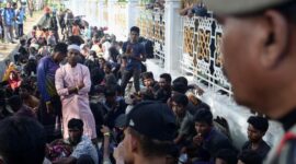 Matapedia6.com/NettPengungsi Rohingya kembali tiba di Aceh dan relawan membawa ke  Kantor Gubernur Aceh karena masyarakat menolok untuk dibawa kepengungsian.