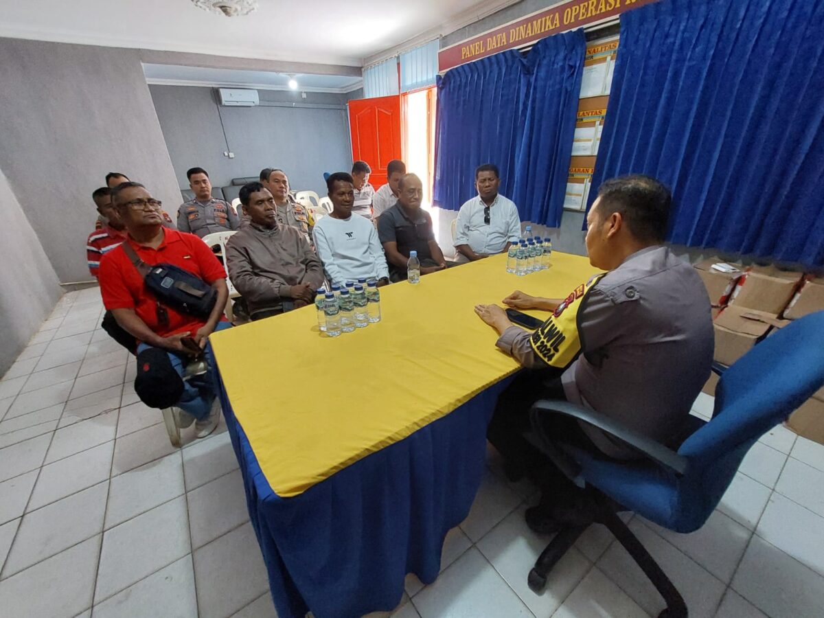 Kapolsek Batu Aji AKP Benny Syahrizal gelar silaturahmi dengan tokoh masyarakat dari Indonesia Timur di Kantor Polsek Batuaji, Rabu (3/1/2024)
Matapedia6.com/ Dok.Polsek