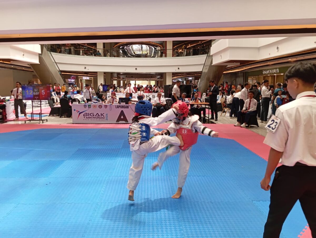 Peserta Taekwondo Turnamen bertanding, Sabtu (13/1/2024). Foto:rega/matapedia6