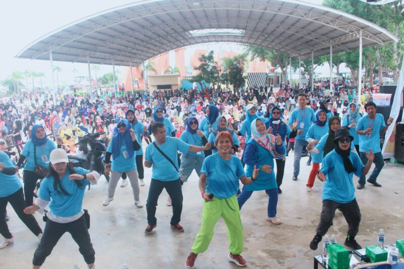 Ribuan masyarakat ikut meramaikan deklarasi yang digagas oleh Squad Gemoy 