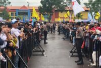 Aparat gabungan Polda Kepri dan Polresta Barelang. Foto:Dok/Humas Polda Kepri.