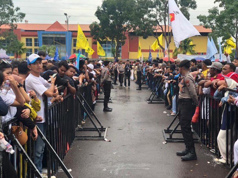 Aparat gabungan Polda Kepri dan Polresta Barelang. Foto:Dok/Humas Polda Kepri.