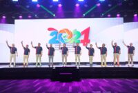 Peresmian logo dan tema korporasi serta pencanangan komitmen karyawan yang dipimpin langsung oleh Direktur Utama Telkom, RIriek Adriansyah pada acara Telkom Click 2024. Foto:Dok/Telkom