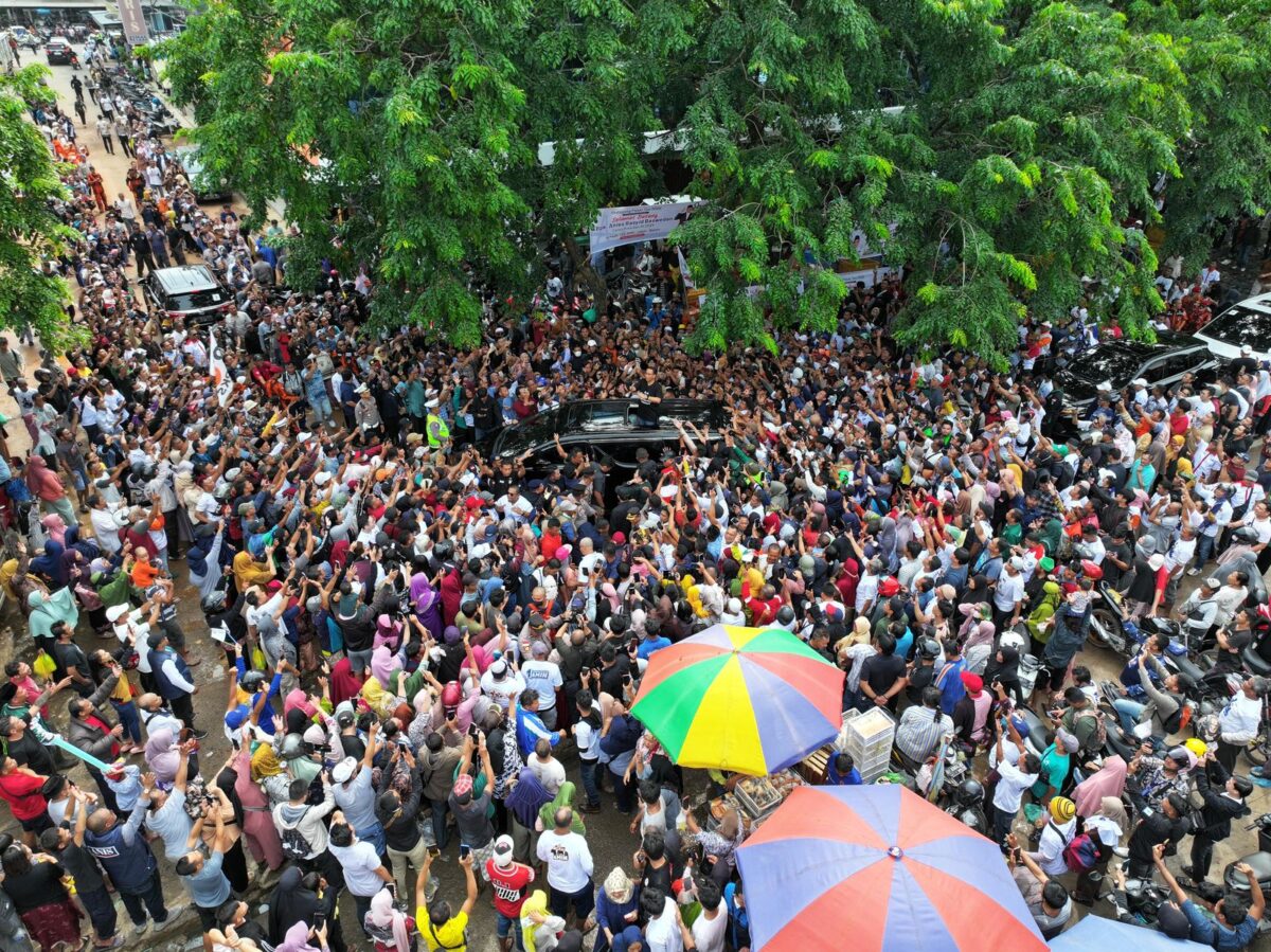 Ribuan masyarakat Kota Batam padati lokasi pasar Tos 3000 Jodoh Nagoya, Kota Batam saat calon presiden nomor urut satu datang ke Batam, Jumat (19/1/2024) Matapedia6.com/ Istimewa