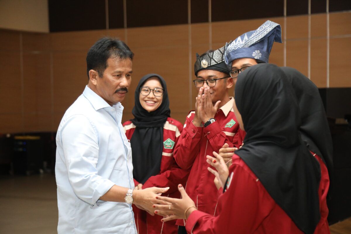 Kepala BP Batam sekaligus Wali Kota Batam Muhammad Rudi saat
hadir pelantikan IPMKOB. Foto:Dok/BP Batam