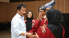 Kepala BP Batam sekaligus Wali Kota Batam Muhammad Rudi saat
hadir pelantikan IPMKOB. Foto:Dok/BP Batam