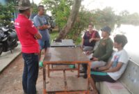 Tim dari Balai Besar Konservasi Sumber Daya Alam (BKSDA) saat melakukan evaluasi keberadaan buaya di sungai Sagulung beberapa waktu lalu. Matapedia6.com/ Dok. BBKSDA