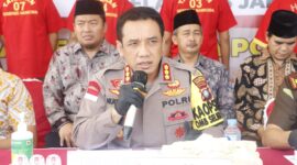 Kapolresta Barelang Kombes Pol Nugroho Tri N memberikan keterangan saat konferensi pers pemusnahan narkotika di Polresta Barelang, Selasa (23/1/2024). Matapedia6.com/ Dok Polresta Barelang.