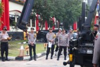 Wakapolda Kepri Brigjen Pol Asep Safrudin di dampingi Karo Log Polda Kepri Brigjen Pol Jakub Prajogo, cek kondisi Ranmor dan Ransus, dalam rangka persiapan pemilu 2024. Rabu (24/1/2024). Matapedia6.com/ Dok Humas Polda