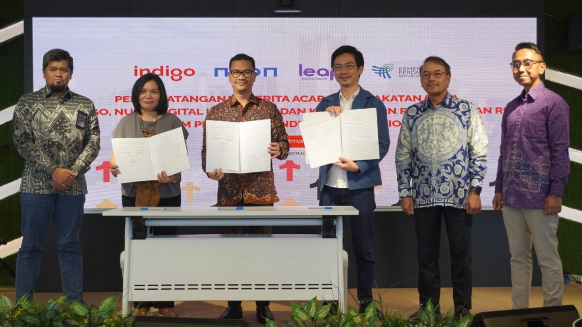 Deputy EVP CX & Digitization, Fauzan Feisal; Senior Manager Indigo, Patricia Eugene Gaspersz; Direktur Pengembangan Ekspor Jasa dan Produk Kreatif Kemendag, Miftah Farid; Chief Operation Officer Nuon Digital, Chandra Thamrin; Direktur Jenderal PEN Kemendag, Didi Sumedi; Chief Executive Officer Nuon Digital, Aris Sudewo usai penandatanganan Berita Acara Kesepakatan (BAK) dari kolaborasi tiga pihak sebagai awal dari upaya meningkatkan kapasitas, kualitas, dan daya saing pelaku industri gim nasional di pasar domestik maupun internasional di Jakarta beberapa waktu lalu. Foto:Telkom