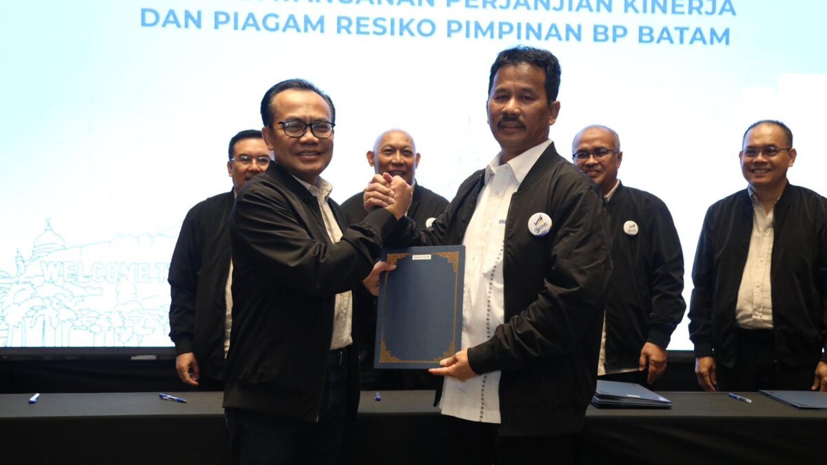 Sekretaris Menteri Koordinator Bidang Perekonomian RI, Susiwijono Moegiarso dan Kepala BP Batam Muhammad Rudi. Foto:Humas BP Batam