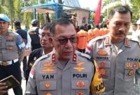 Kapolda Kepri Irjen Pol Yan Fitri Halimansyah didampingi Kabid Humas Polda Kepri Kombes Pol Zahwani Pandra Arsyad. Matapedia6.com/ luci