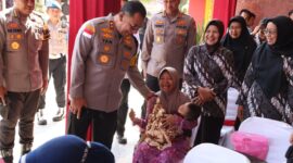 Kapolda Kepri Irjen Pol Yan Fitri kunjungan kerja ke Kabupaten Karimun, dan gelar bhakti sosial pengecekan kesehatan terhadap anak, Senin (29/1/2024) Matapedia6.com/Dok Humas Polda