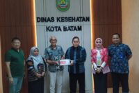 Citramas salurkan rapid test antigen ke Dinkes Batam, Kamis (4/1/2024). Foto:rega/matapedia6