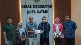 Citramas salurkan rapid test antigen ke Dinkes Batam, Kamis (4/1/2024). Foto:rega/matapedia6