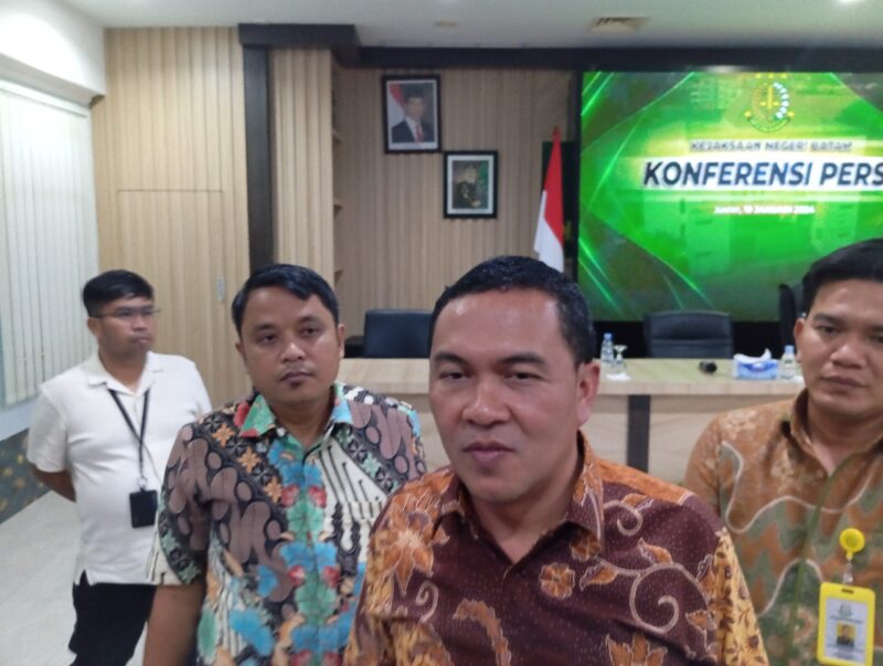 Kepala Kejaksaan Negeri Batam, I Ketut Kasna Dedi dalam jumpa pers di Aula Kejari Batam, Jumat (19/1/2024) sore.