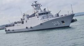 KRI Frans Kaisiepo 368 saat bersandar di pelabuhan Batuampar, Kota Batam, Provinsi Kepri, Kamis (1/2/2024). Matapedia6.com/ Ramadan.