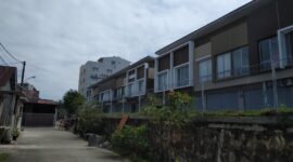 Terik matahari menyinari wilayah Kota Batam ssjak pagi hari. BMKG Prediksi cuaca di Kepri cerah berawan hingga besok pagi, Rabu (21/2/2024). Matapedia6.com/ Luci