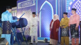 Walikota Batam Muhammad Rudi, mukul beduk tanda membuka MTQ tingkat Kecamatan Sei Beduk, Jumat (2/2/2024). Matapedia6.com/ Diskominfo