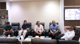 Kepala BPJS TK bersama Sekda Batam. Foto:Dok/Diskominfo Batam