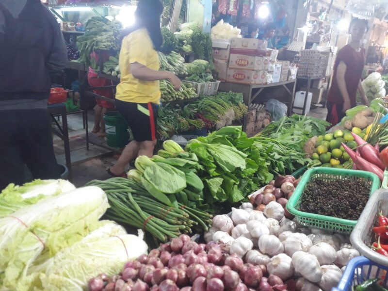 Para pedagang di pasar tradisional Batam. Foto:Dok/matapedia6