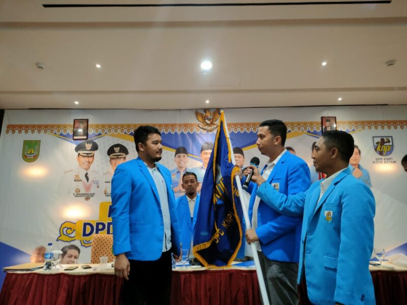 Ketua KNPI Batam Randi Zulmariadi dan Ketua KNPI Kepri Teddy Nuh. Foto:Dok/matapedia6