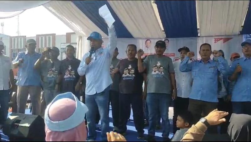 Ribuan warga Gelar Deklarasi Gerakan Masyarakat Sagulung Pilih Prabowo (Gemas Pro), di lapangan SP Plaza Sagulung, Minggu (4/2/2024). Matapedia6.com/ Ramadan