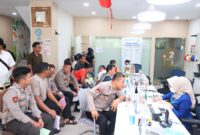 Personel Polda Kepri yang mendapat tugas melakukan pengamanan di TPS, jalani pemeriksaan kesehatan sebelum dikirim.Matapedia6.com/ Dok Humas Polda