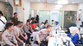 Personel Polda Kepri yang mendapat tugas melakukan pengamanan di TPS, jalani pemeriksaan kesehatan sebelum dikirim.Matapedia6.com/ Dok Humas Polda