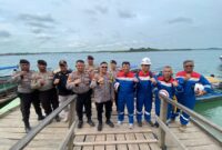 Dirpamobvit Polda Kepri Kombes Pol Rudy Cahya Kurniawan didampingi AKBP Syarifudin Dalimunte, AKP Armed Sumedi, IPTU Djawane, AIPDA Gunawan melaksanakan Commander Wish Kapolda Kepri Irjen Pol  Yan Fitri Halimansyah di Pulau Pemping Batam, Jumat (9/2/2024).Matapedia6.com/Dok Humas Polda
